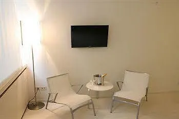 Allegro Apartments Duomo Milão 0*,  Itália